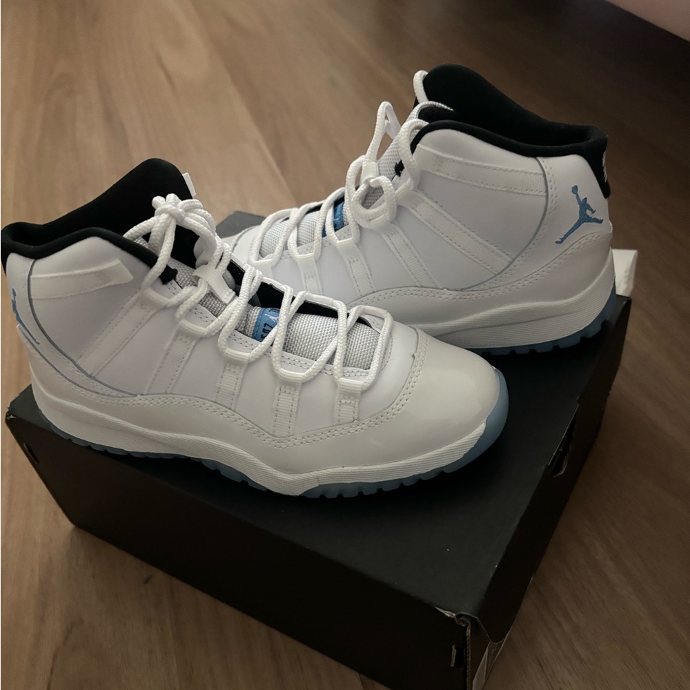 brand new never worn jordans